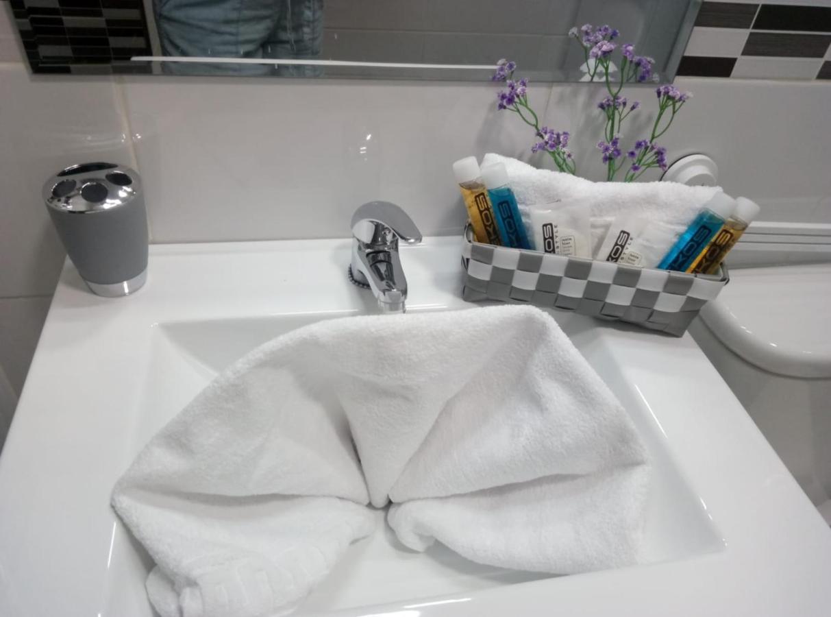 Apartament 5' Cc Yumbo San Bartolomé Esterno foto